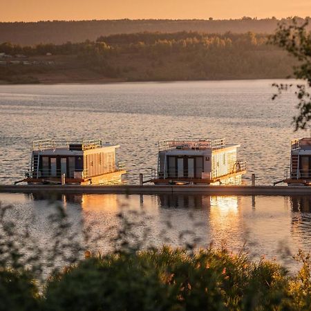 Hausboote Und Ferienhaeuser Marina Muecheln Mucheln Dış mekan fotoğraf