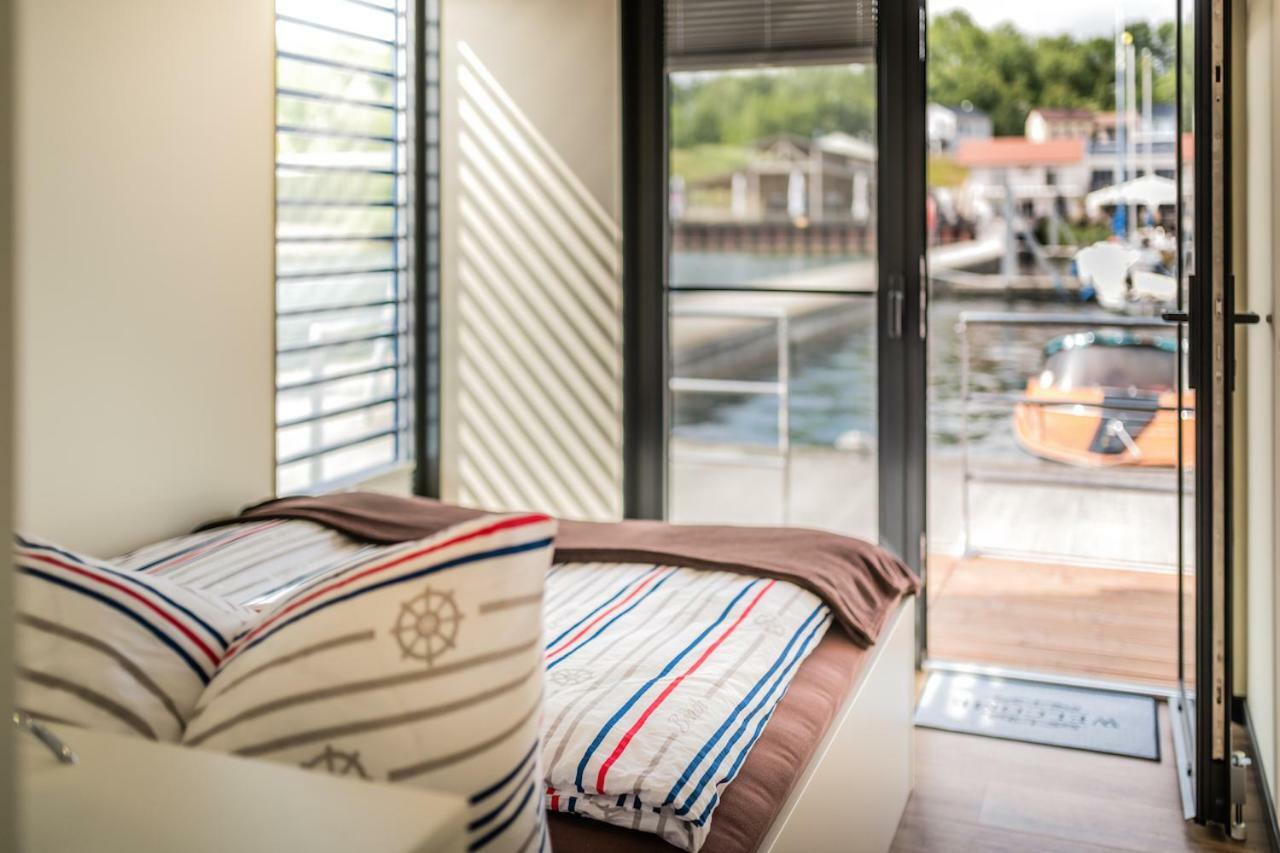 Hausboote Und Ferienhaeuser Marina Muecheln Mucheln Dış mekan fotoğraf