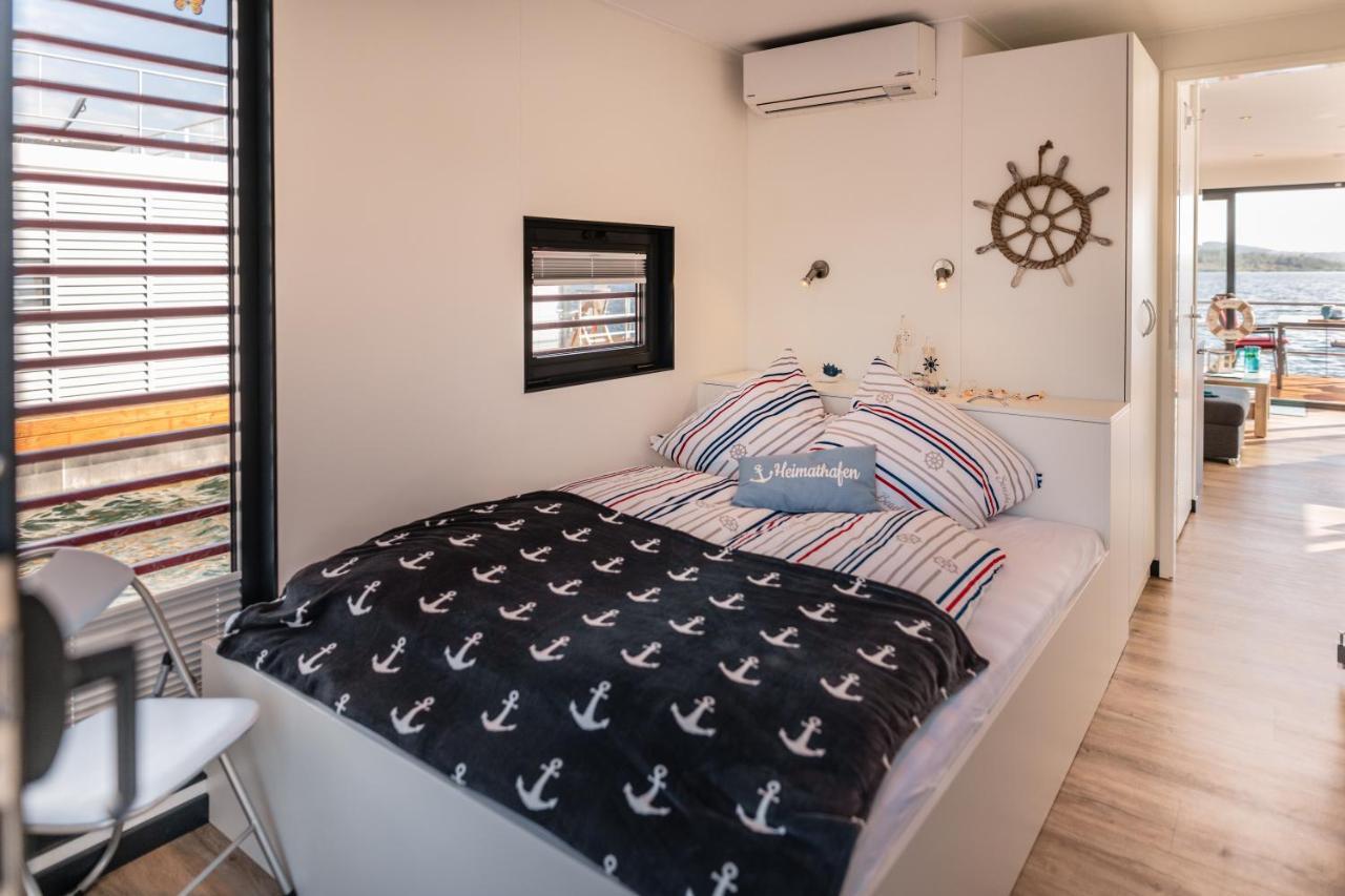 Hausboote Und Ferienhaeuser Marina Muecheln Mucheln Dış mekan fotoğraf